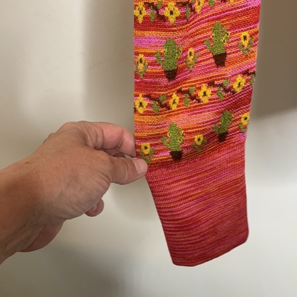 T15 ZARA Novelty cactus print sweater with cloth buttons size small pink orange - Picture 5 of 13